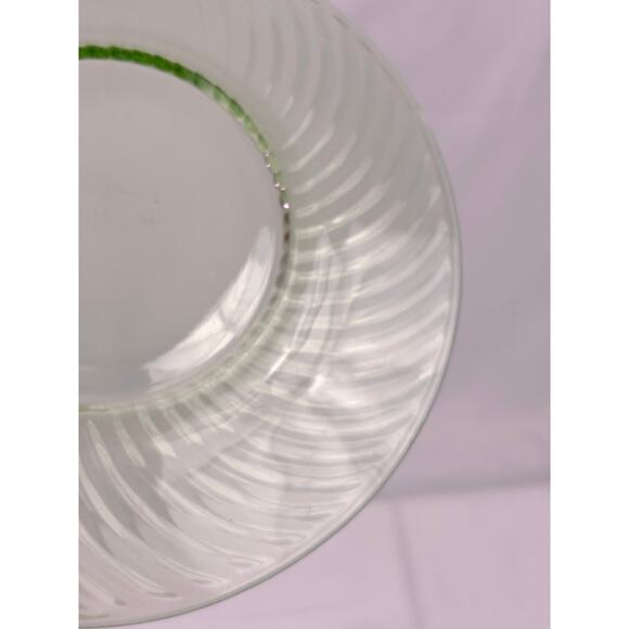 VTG 4 PC Green Depression Glass Swirl Pattern 8" Plates Uranium GLOWS - Picture 15 of 16
